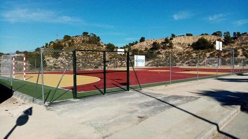 El Ayuntamiento de Molina de Segura ha construido en la zona oeste de Altorreal una pista polideportiva útil para la práctica de fútbol sala y baloncesto